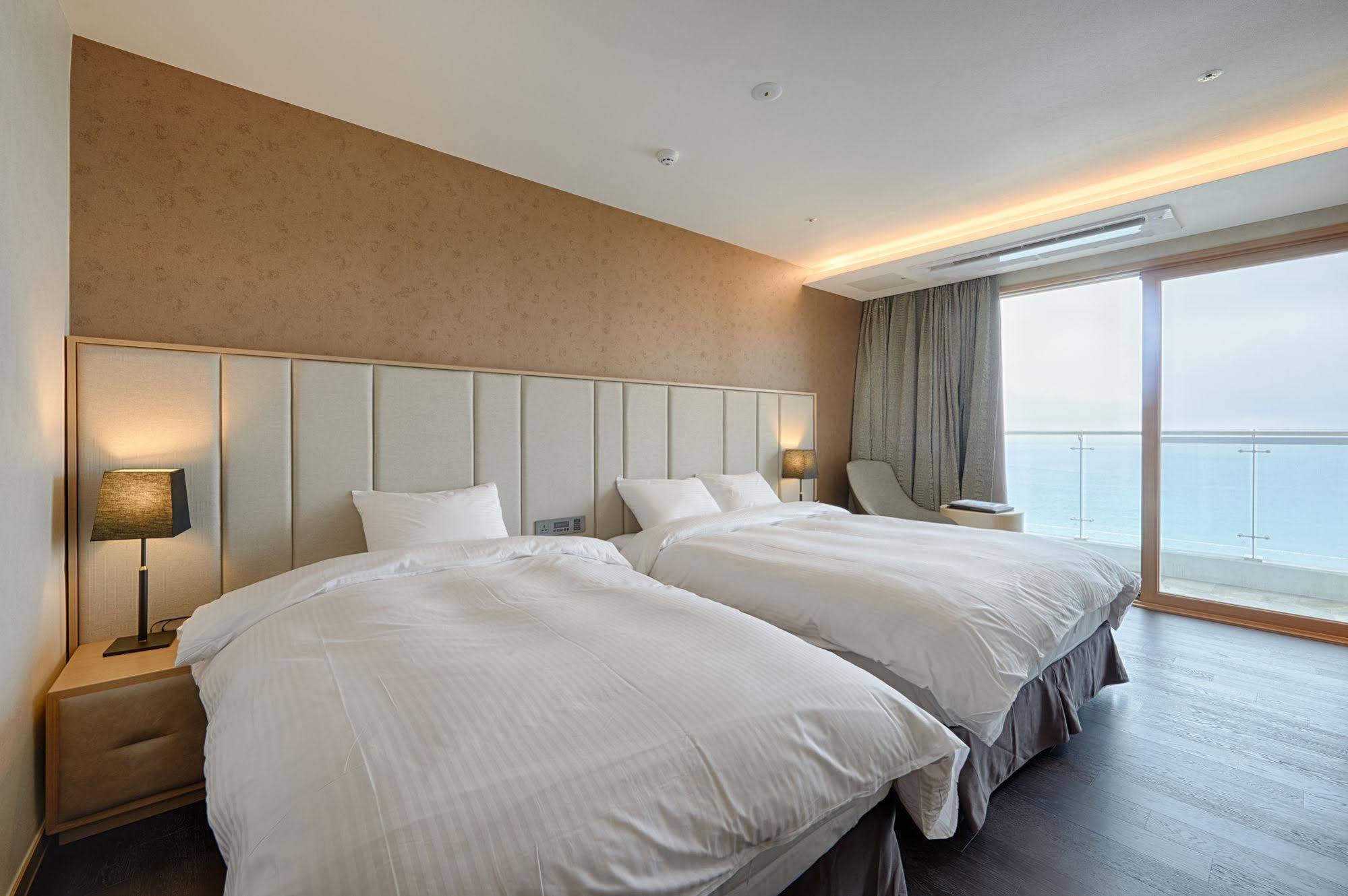Sol Beach Samcheok Bagian luar foto